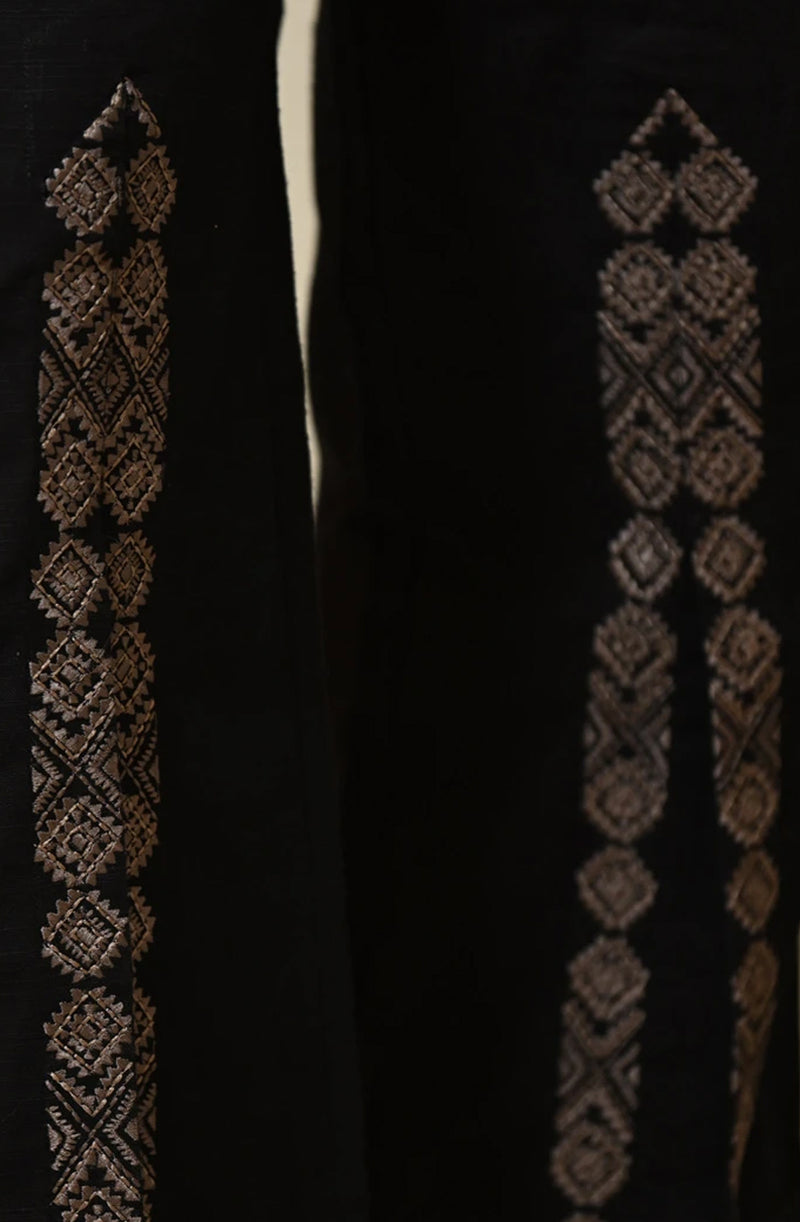 Slit Pants with Embroidery